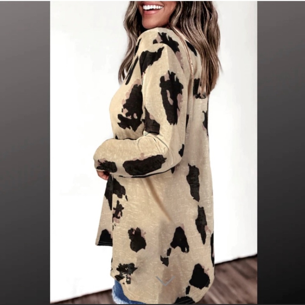 Leopard V-Neck Pullover Top - Picture 4 of 6